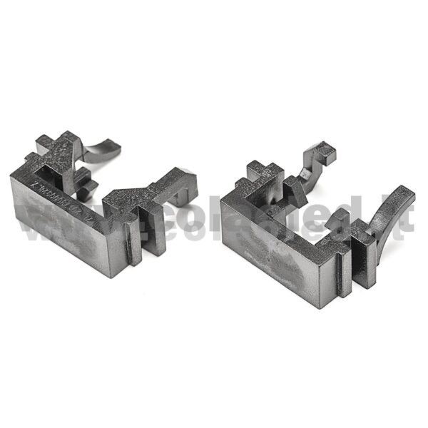 COPPIA ADATTATORI Ford Focus Station Wagon Titanium﻿ FISSAGGIO PORTALAMPADA KIT LAMPADE LED XENON